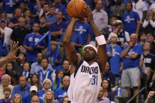 后夹击侧翼 后夹击侧翼