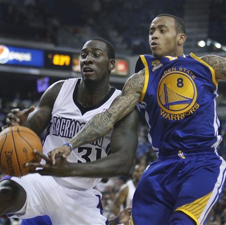 背身牵制 背身牵制